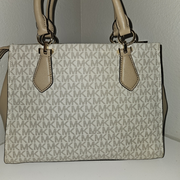 Michael kors shoulder and crossbody purse NWOT - Picture 4 of 8